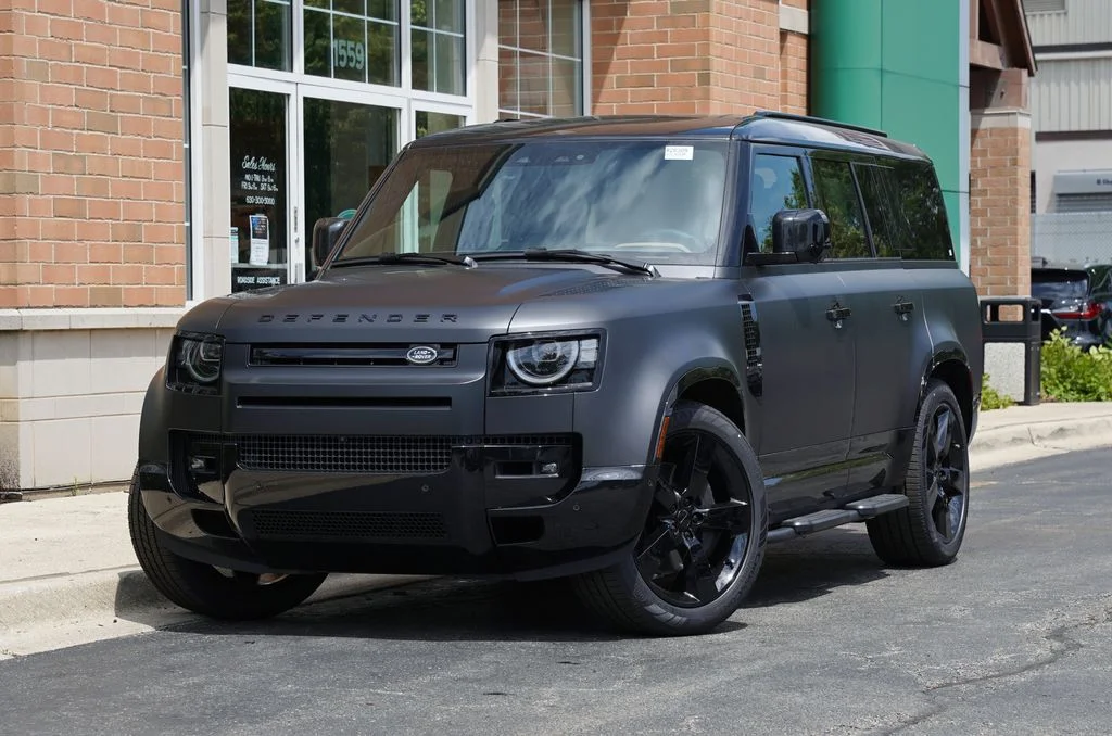 New 2026 Santorini Black Land Rover X-Dynamic SE image 1