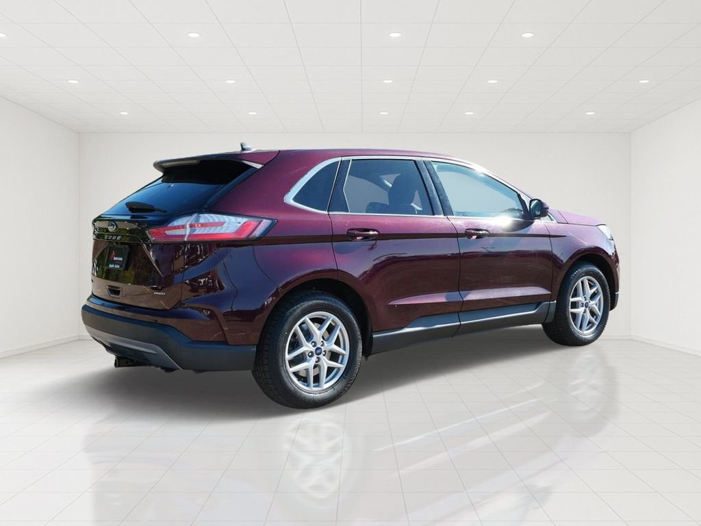 Used 2021 Red Ford SEL image 6