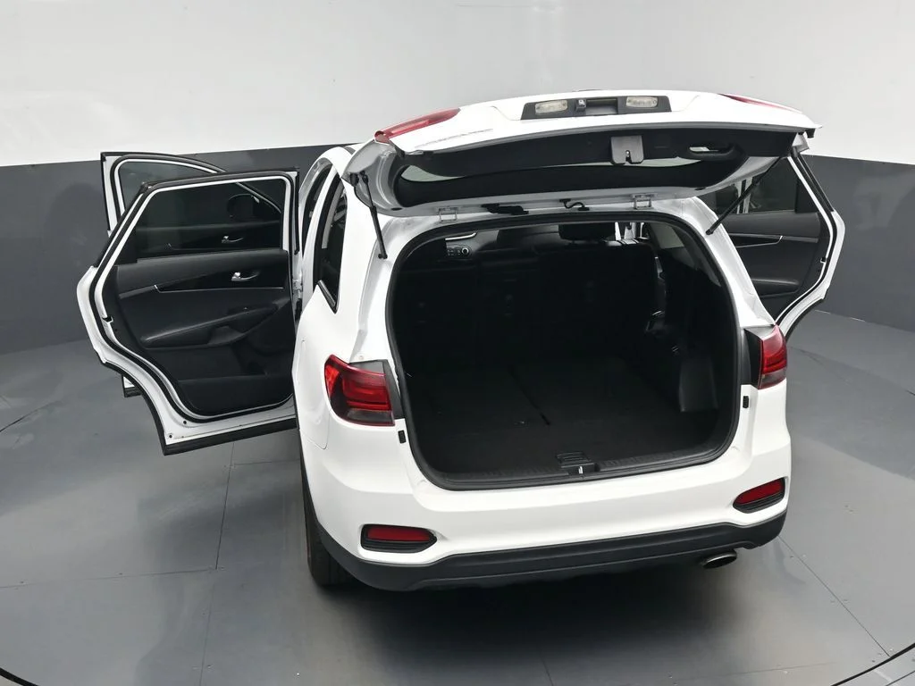 Used 2020 White Kia LX image 30