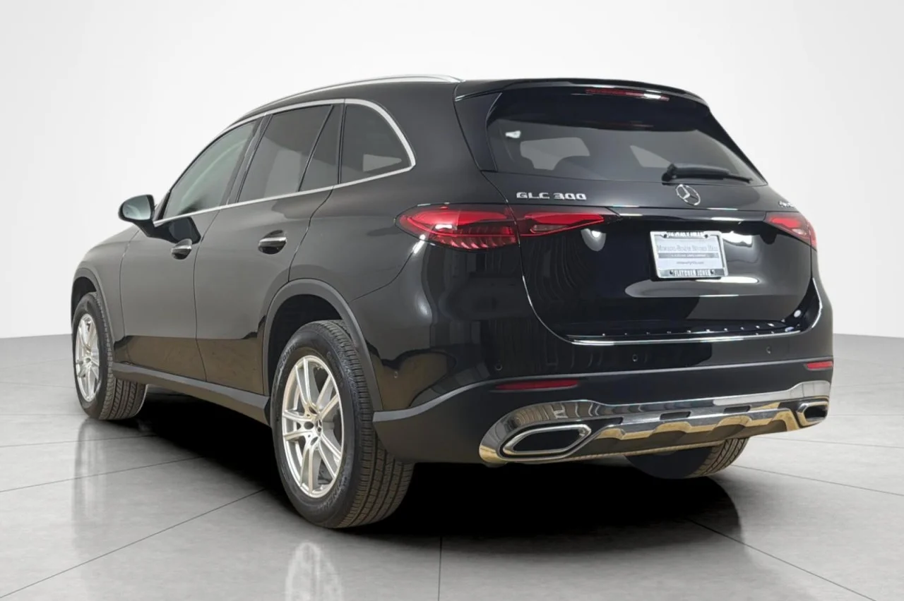 Used 2023 Black Mercedes-Benz GLC 300 image 3