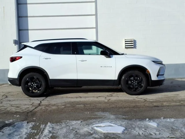 Used 2024 White Chevrolet LT image 4