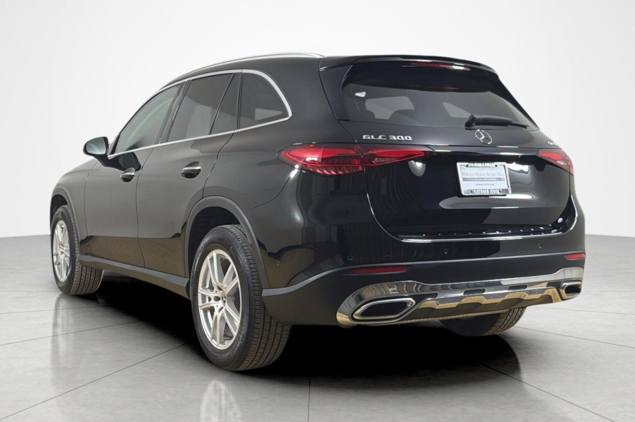 Used 2023 Black Mercedes-Benz GLC 300 image 3