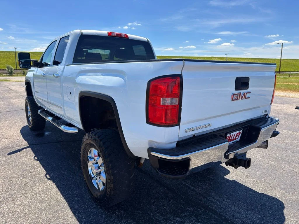 Used 2016 White GMC SLT image 8