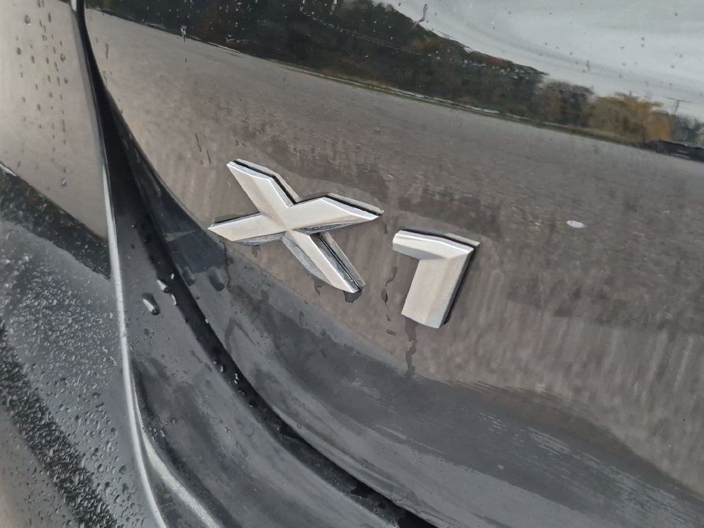 Used 2022 Black BMW xDrive28i image 30