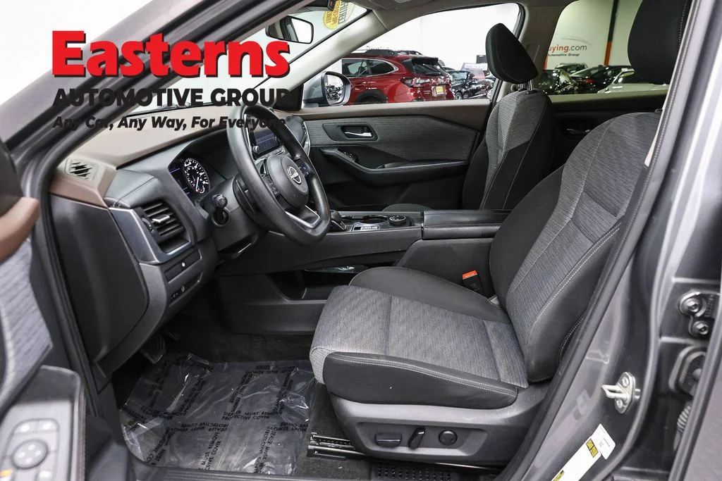 Used 2023 Gray Nissan SV image 13