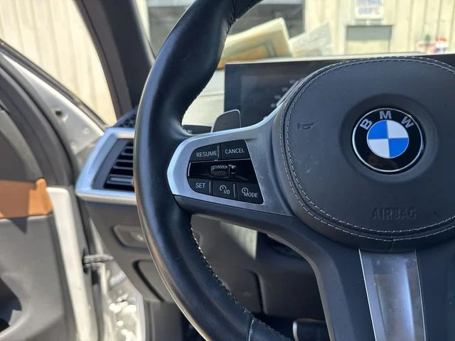 Used 2024 White BMW xDrive40i image 17