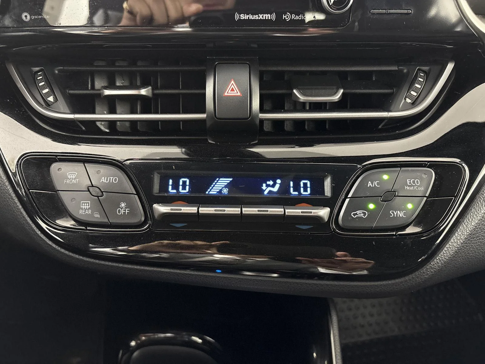 Used 2019 Ruby Flare Pearl w/Black Roof Toyota XLE image 8