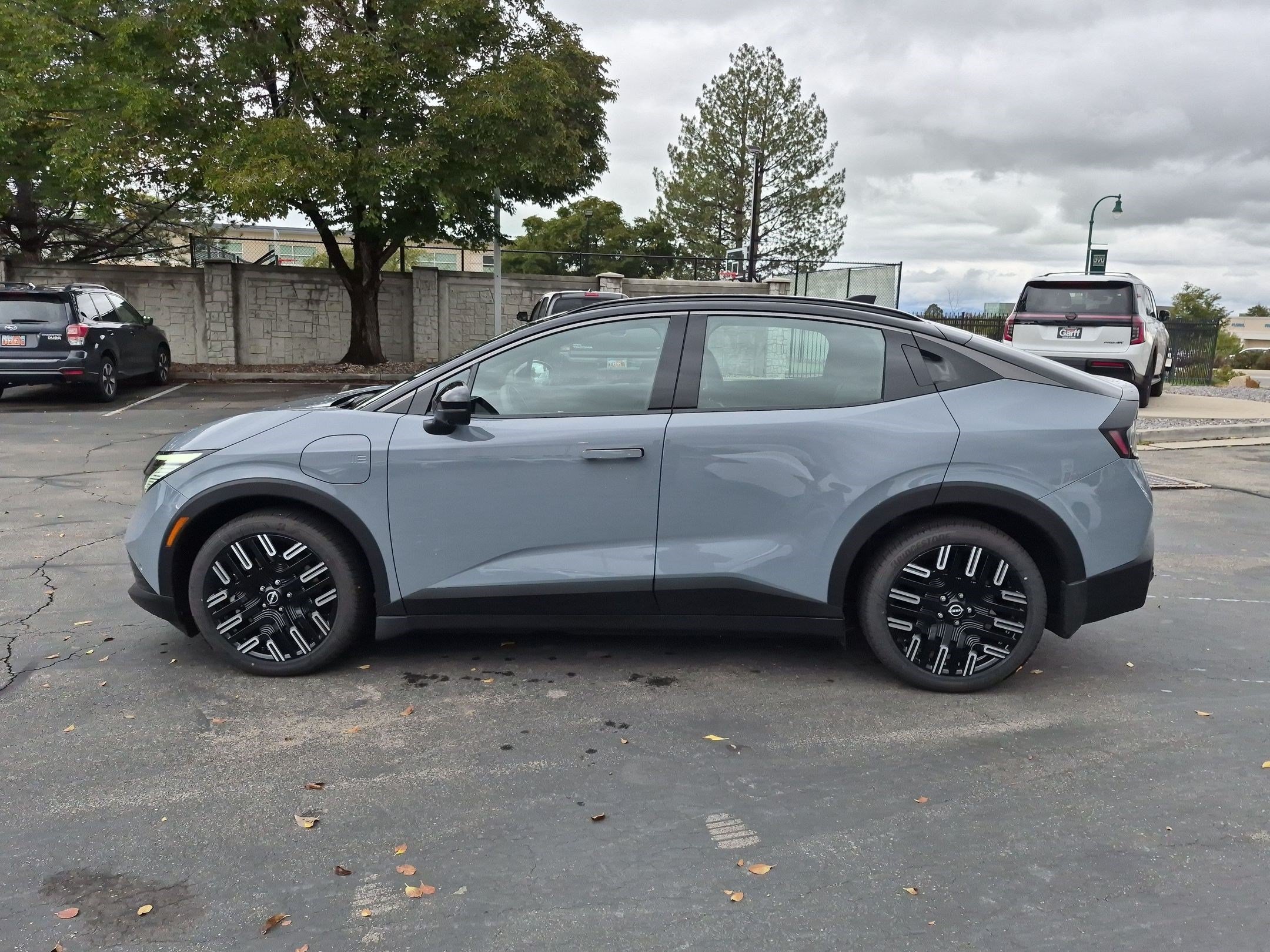 New 2026 Boulder Gray Pearl / Super Black Two-tone Nissan Platinum+ image 7