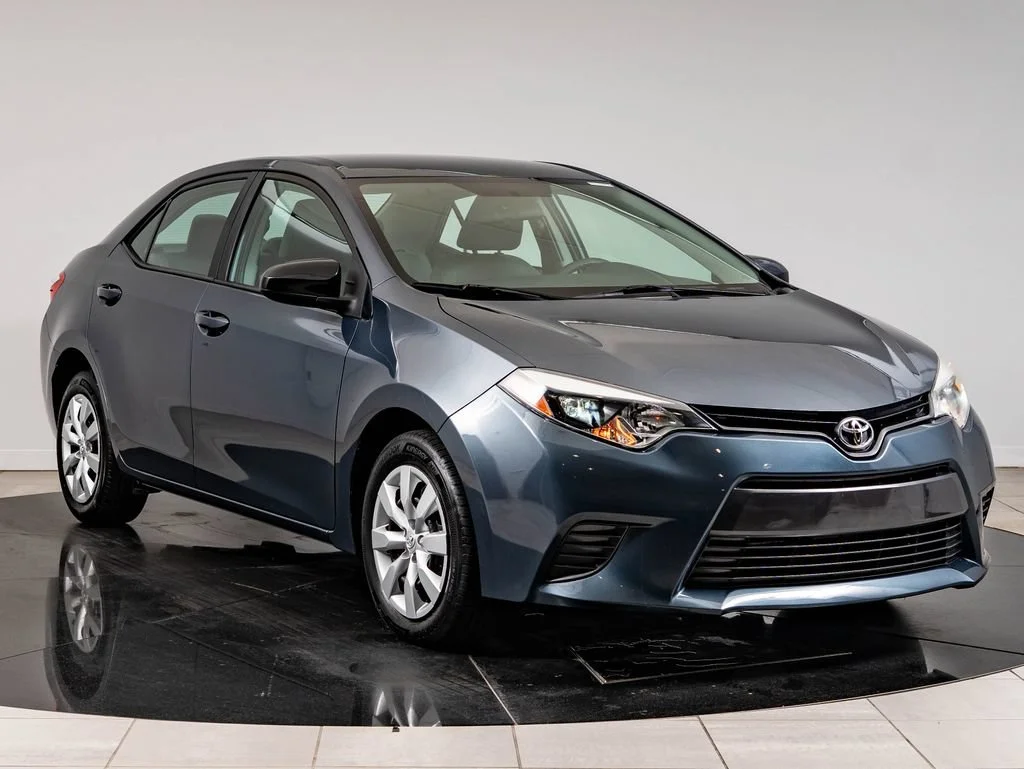 Used 2015 Slate Metallic Toyota LE image 12
