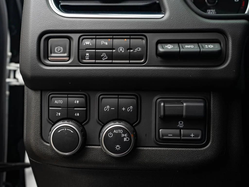 Used 2021 Summit White Chevrolet High Country image 43