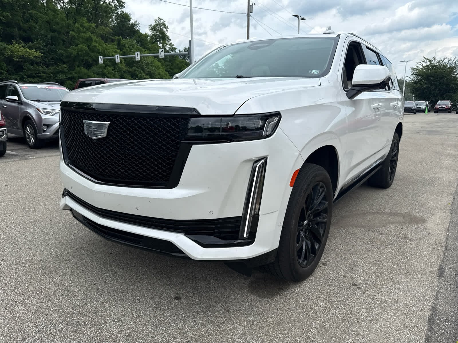 Used 2023 Crystal White Tricoat Cadillac Sport Platinum image 3