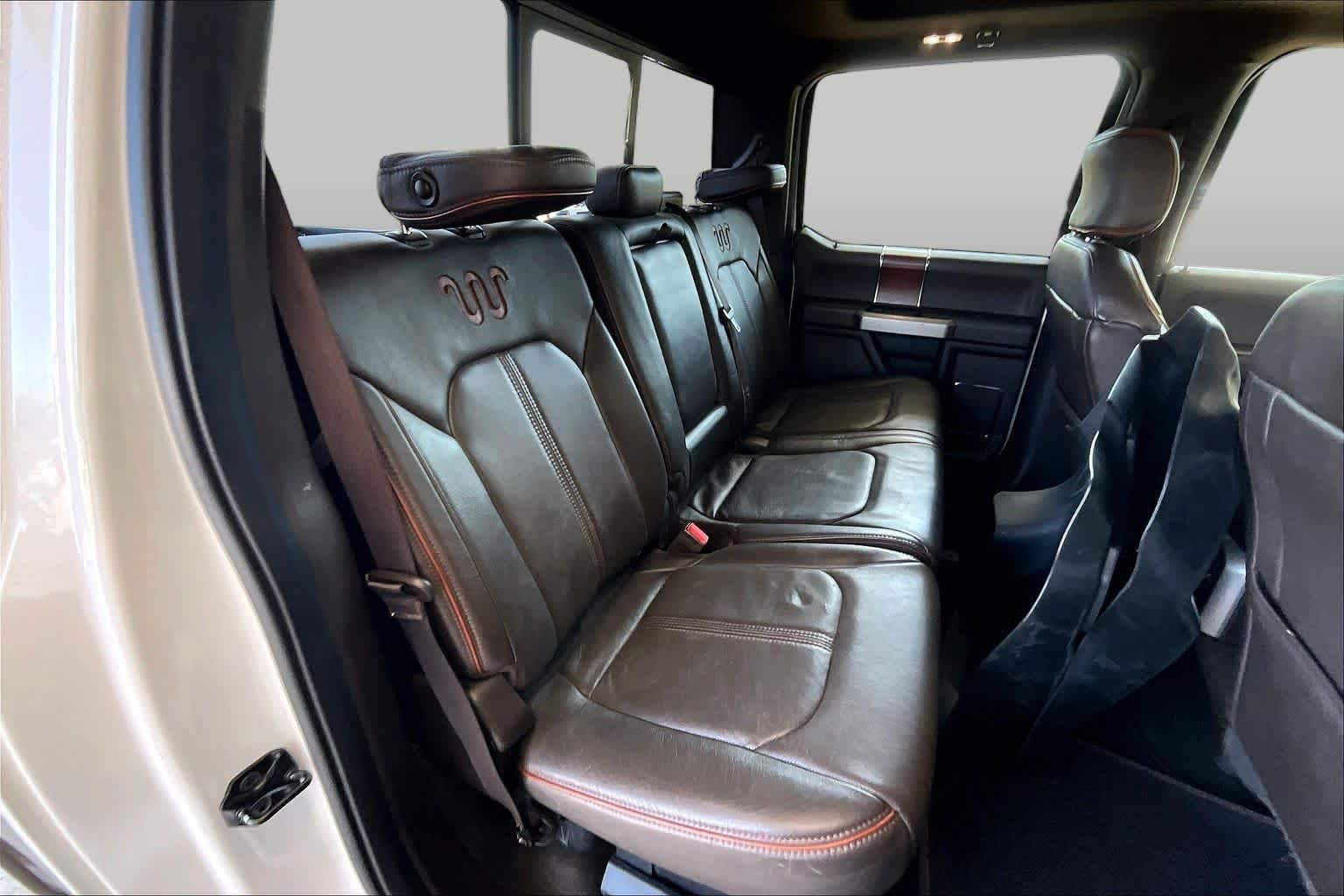 Used 2017 White Platinum Metallic Tri-Coat/Caribou Ford King Ranch image 19