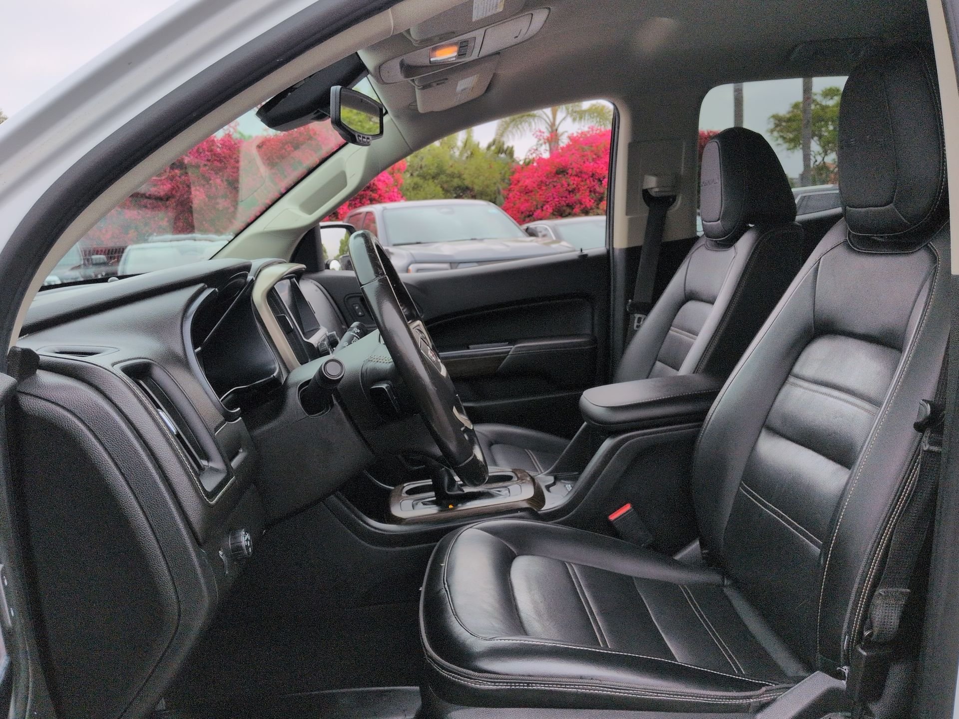 Used 2018 SUMMIT WHITE GMC 2WD Denali image 21