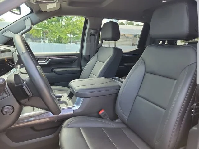 2025 Chevrolet Silverado 1500 LTZ - Photo 21