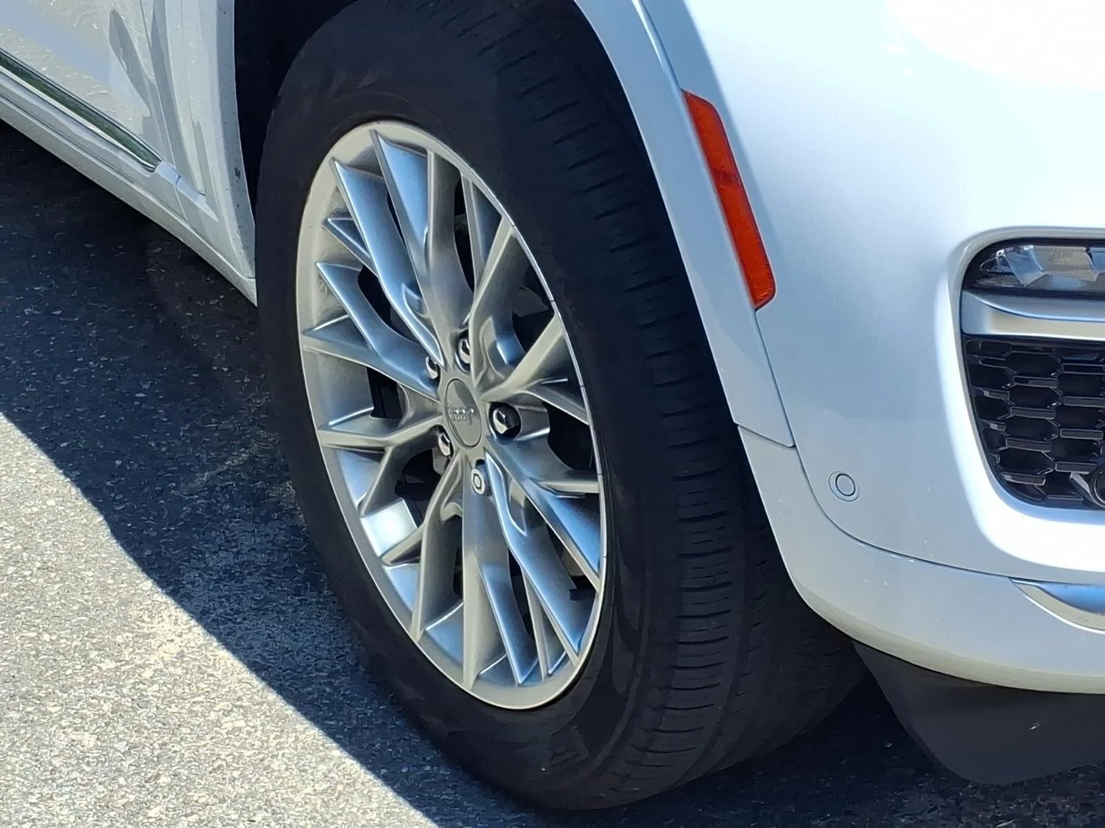 Used 2023 Bright White Clearcoat Jeep Summit image 7