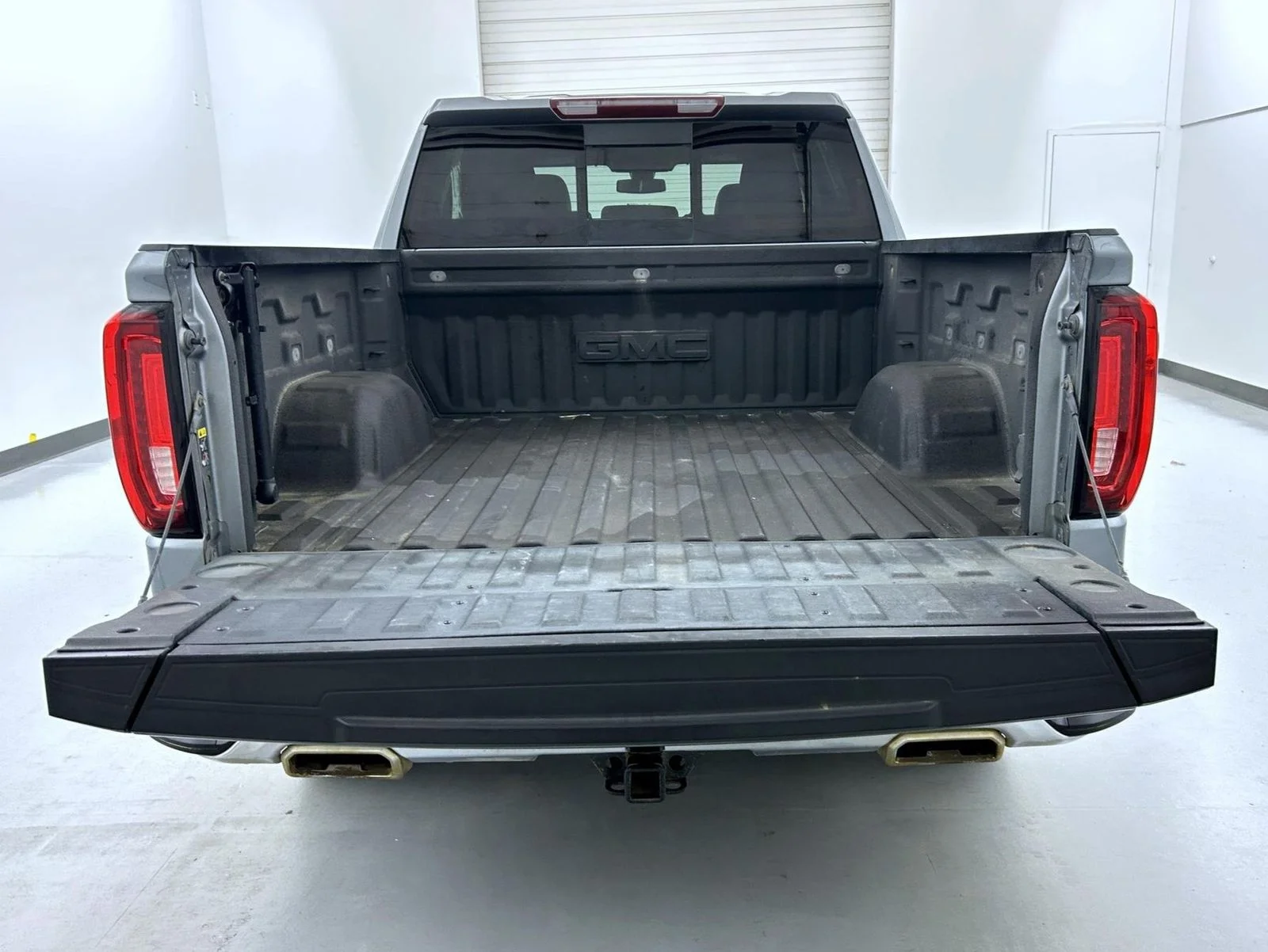 Used 2021 Gray GMC SLT image 22
