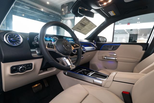 New 2026 Night Black Mercedes-Benz GLB 250 image 4