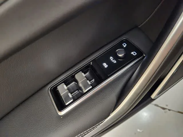 2026 Jaguar F-Pace R-Dynamic S - Photo 39