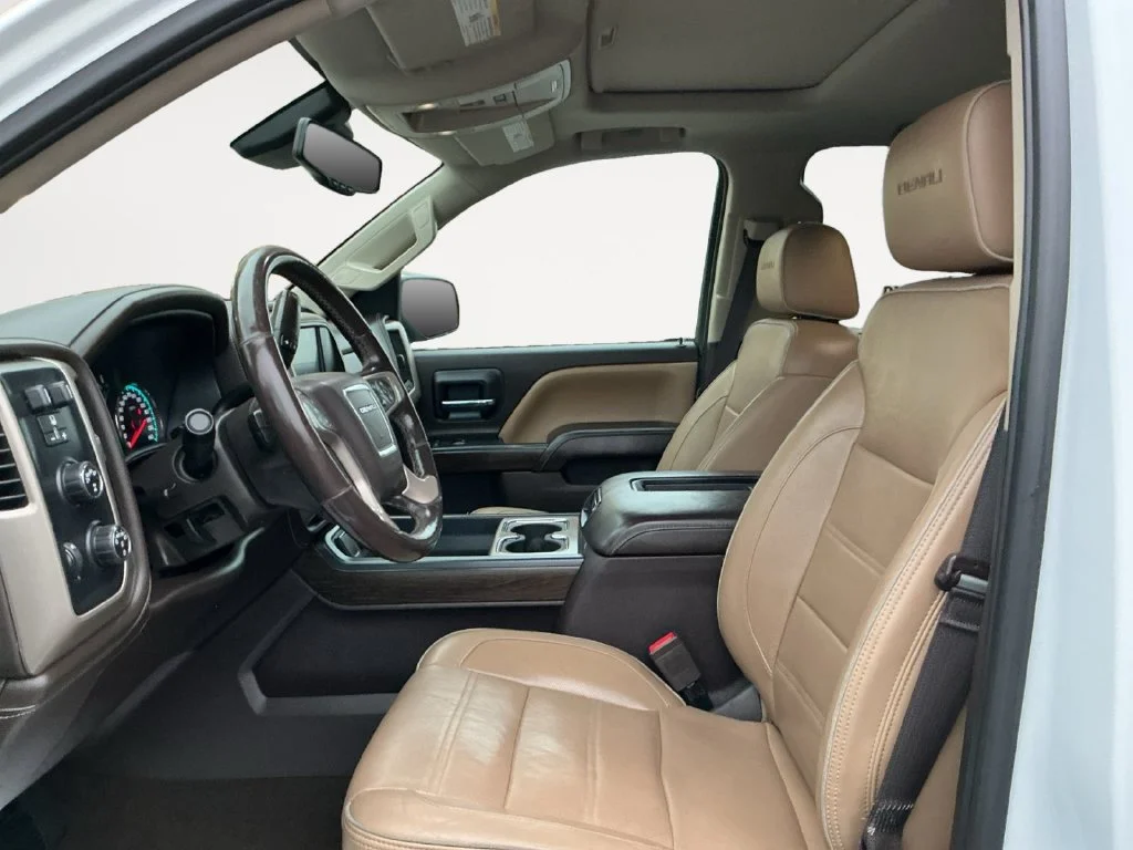 Used 2017 WHITE FROST TRICOAT GMC Denali image 14