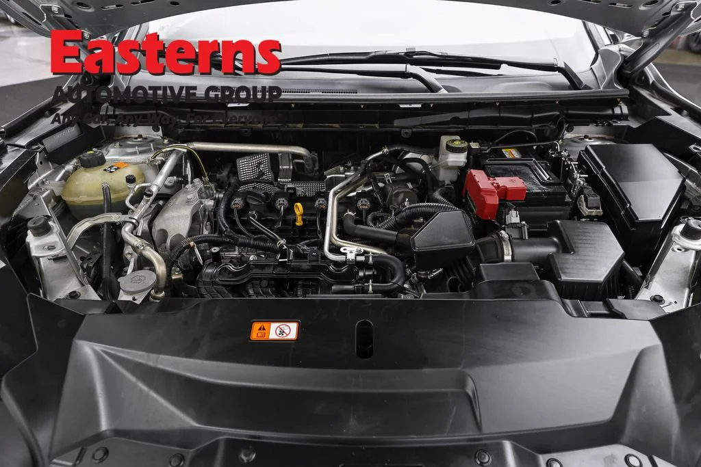 Used 2024 Silver Mitsubishi SE image 7