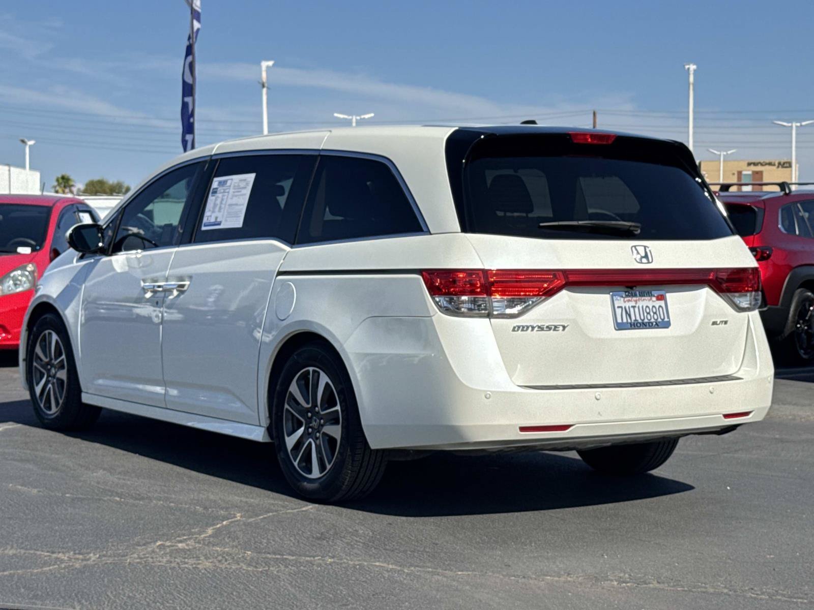 Used 2015 White Diamond Pearl Honda  image 3