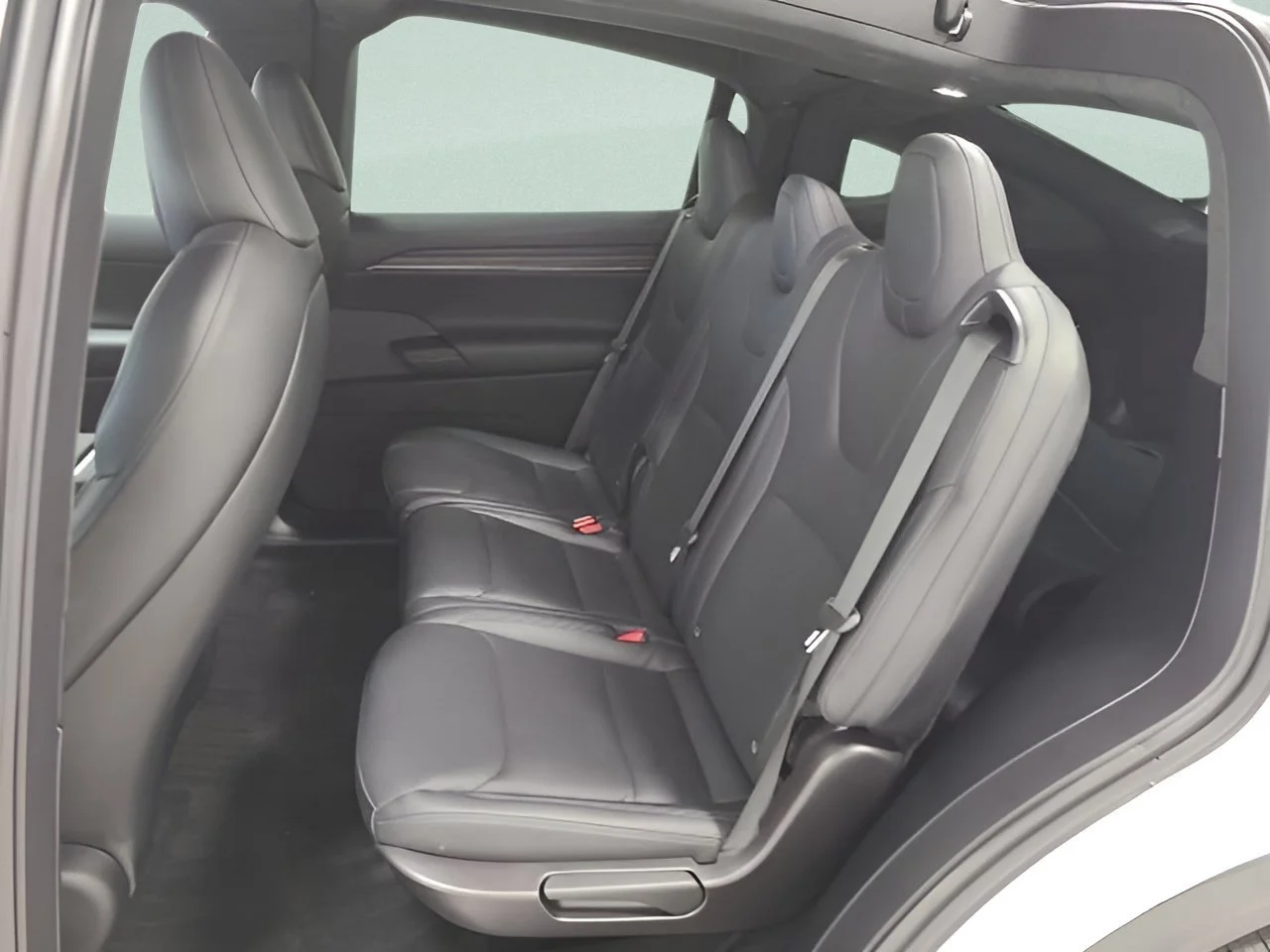 Used 2023 Pearl White Multi-Coat Tesla Standard Range image 15