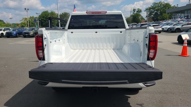 New 2026 Summit White GMC Elevation image 21