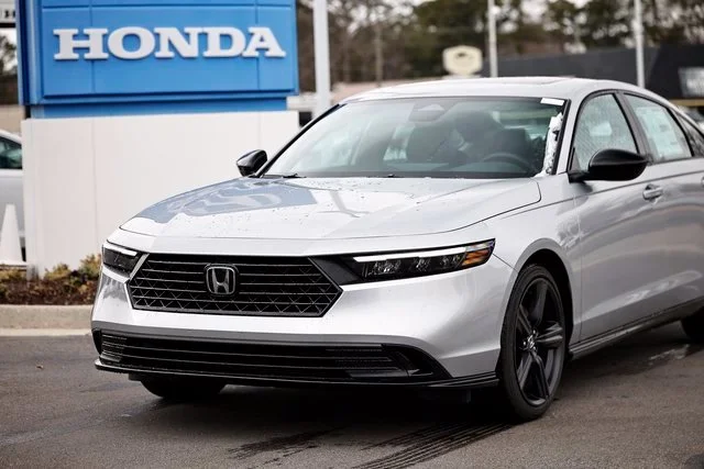 New 2026 Solar Silver Metallic Honda Sport-L image 2