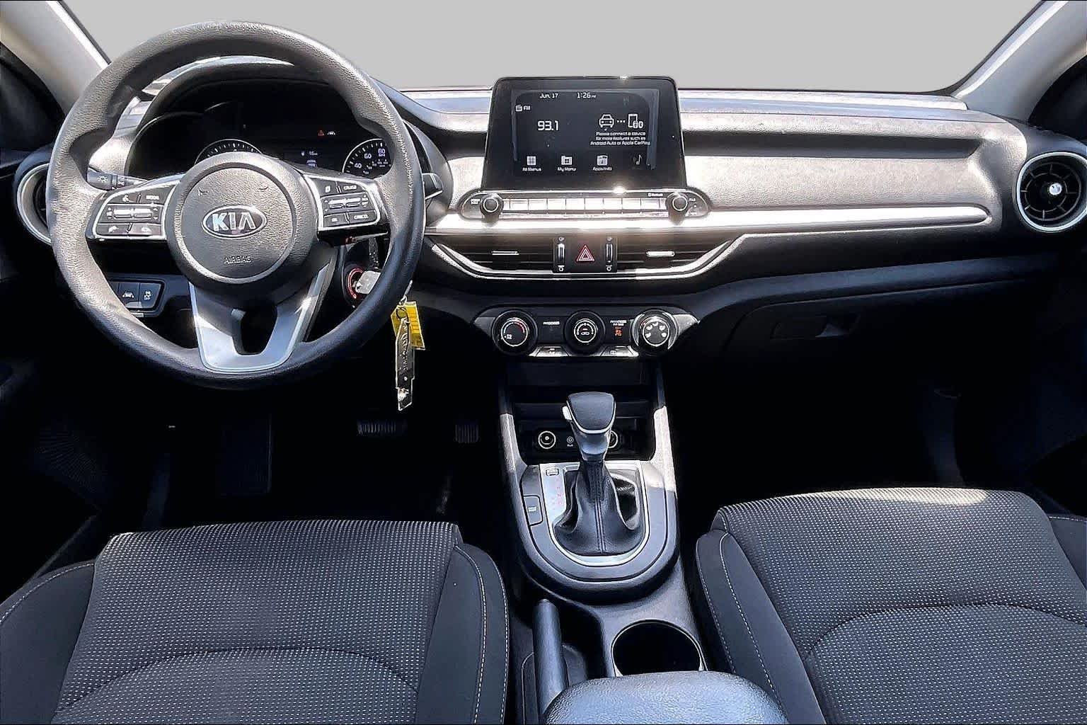 Used 2021 Clear White Kia LXS image 15