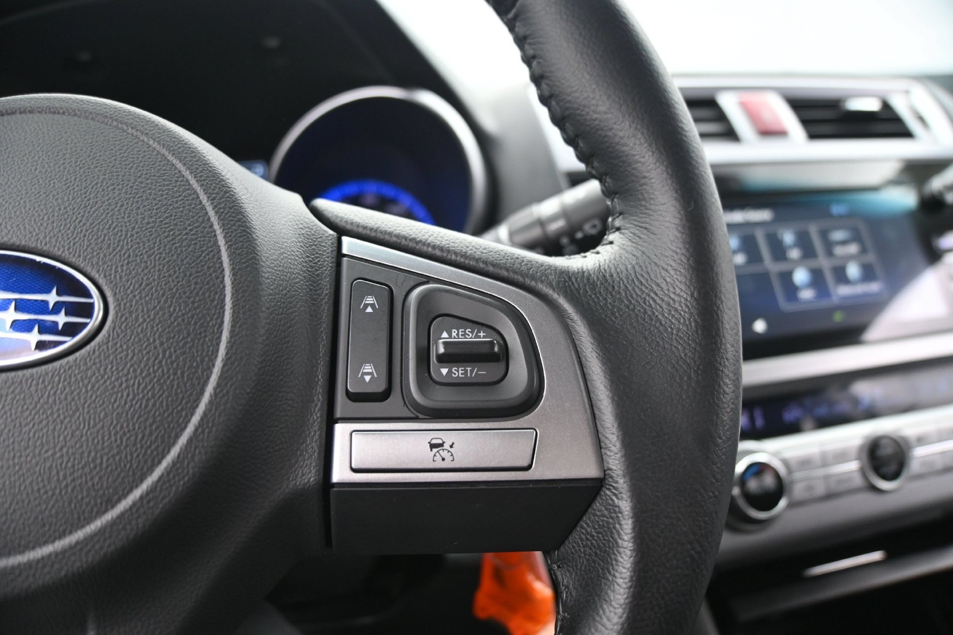 Used 2015 Ice Silver Metallic Subaru 2.5i Premium image 25