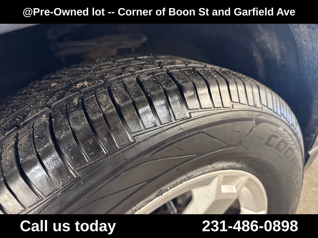 Used 2014 Blue GMC SLE-2 image 12