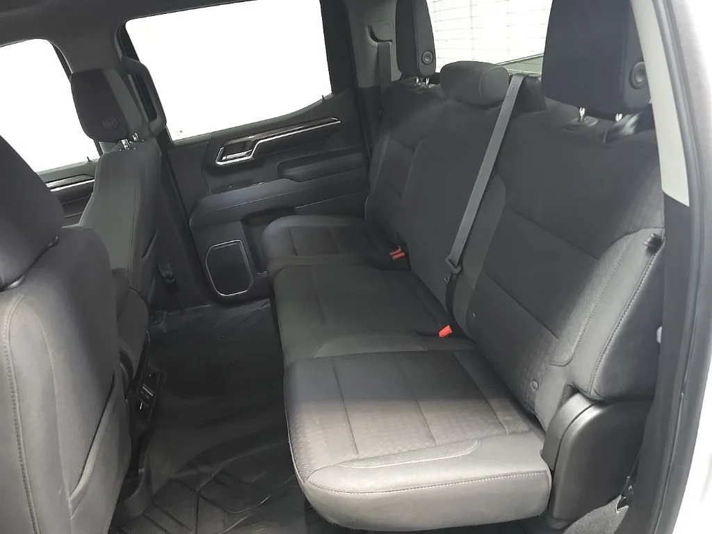 Used 2022 White Chevrolet LT image 31