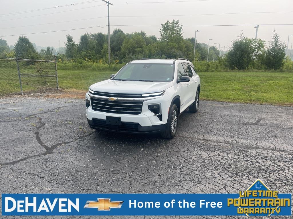 Summit White 2025 Chevrolet Traverse SUV / Crossover Front-Wheel Drive 