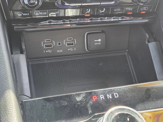 Used 2025 Diamond Black Crystal Pearlcoat Jeep Altitude X image 28