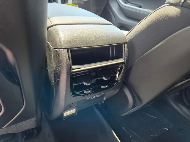 New 2026 Baltic Gray Metallic Clear-Coat Exterior Paint Jeep Laredo X image 7