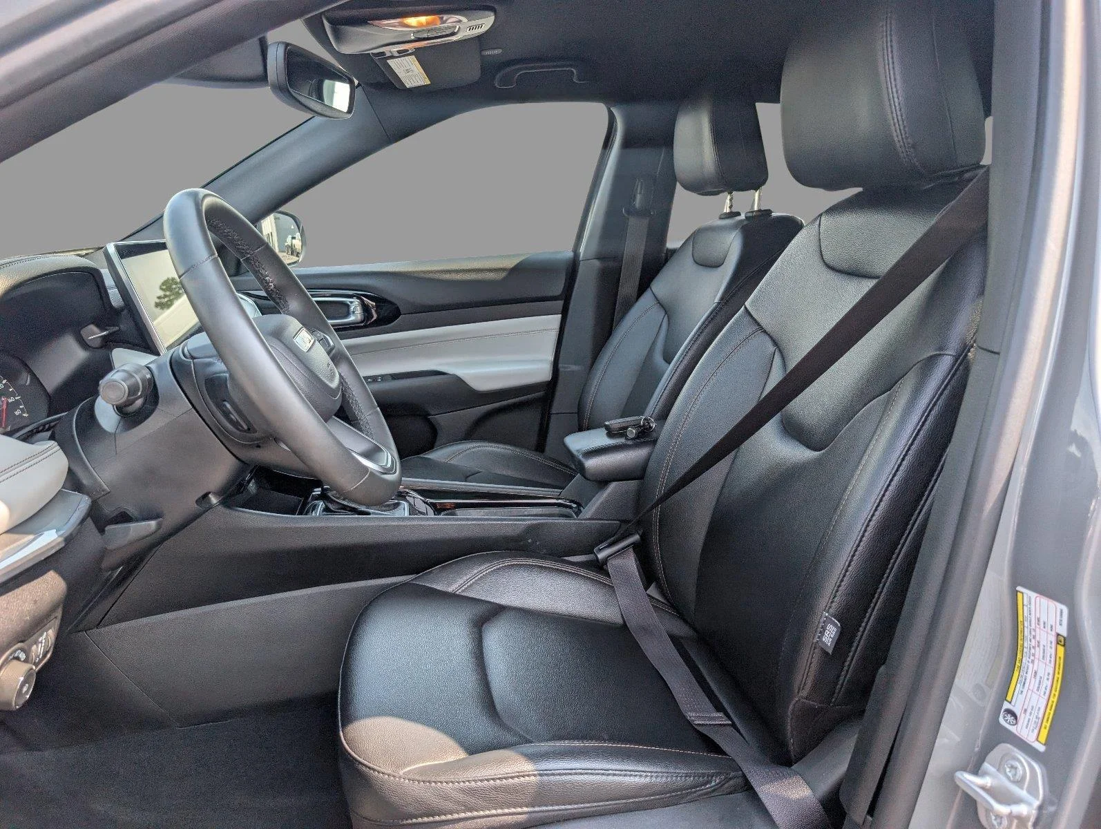 Used 2024 Sting-Gray Clearcoat Jeep Limited image 17