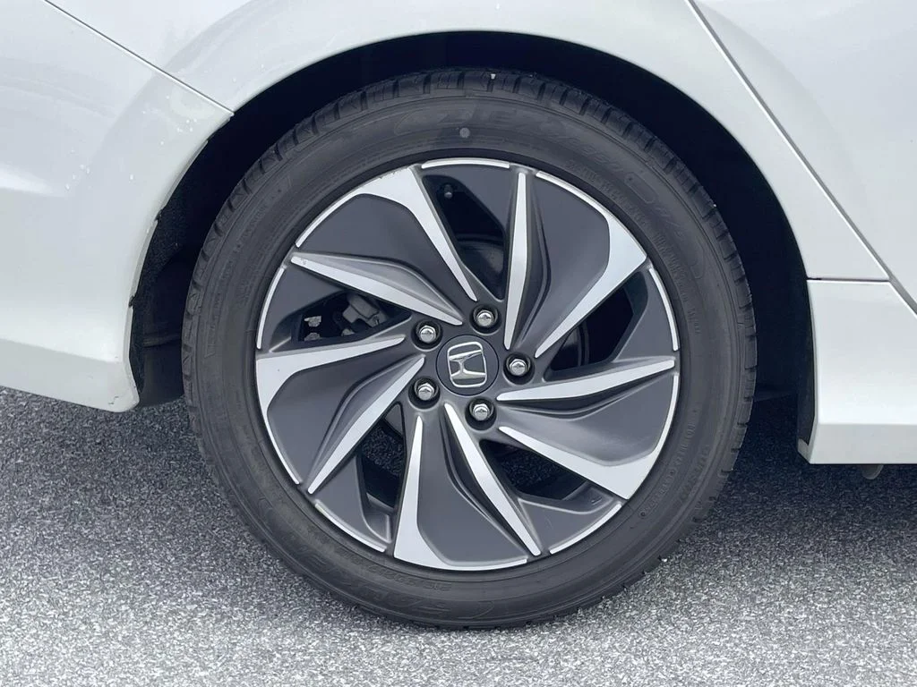 Used 2019 White Orchid Pearl Honda Touring image 30