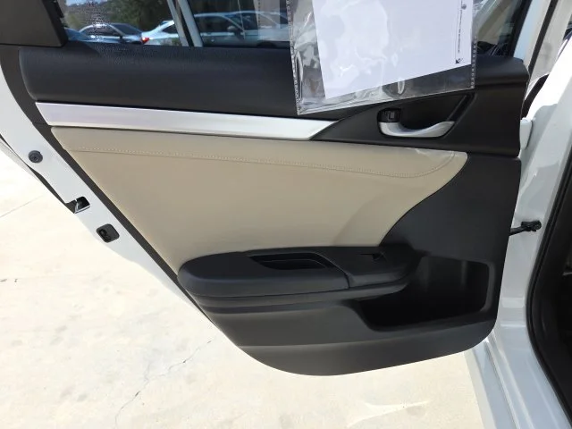 Used 2019  Honda EX-L image 17