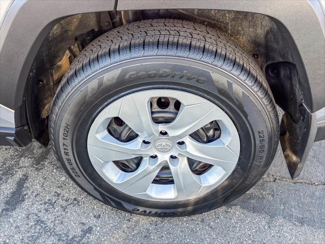 Certified Used 2025 SILVER SKY METALLIC Toyota  image 11