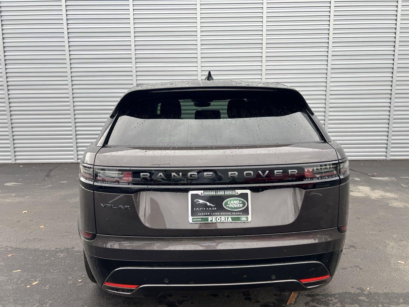 New 2025 Charente Grey Land Rover Dynamic SE image 4