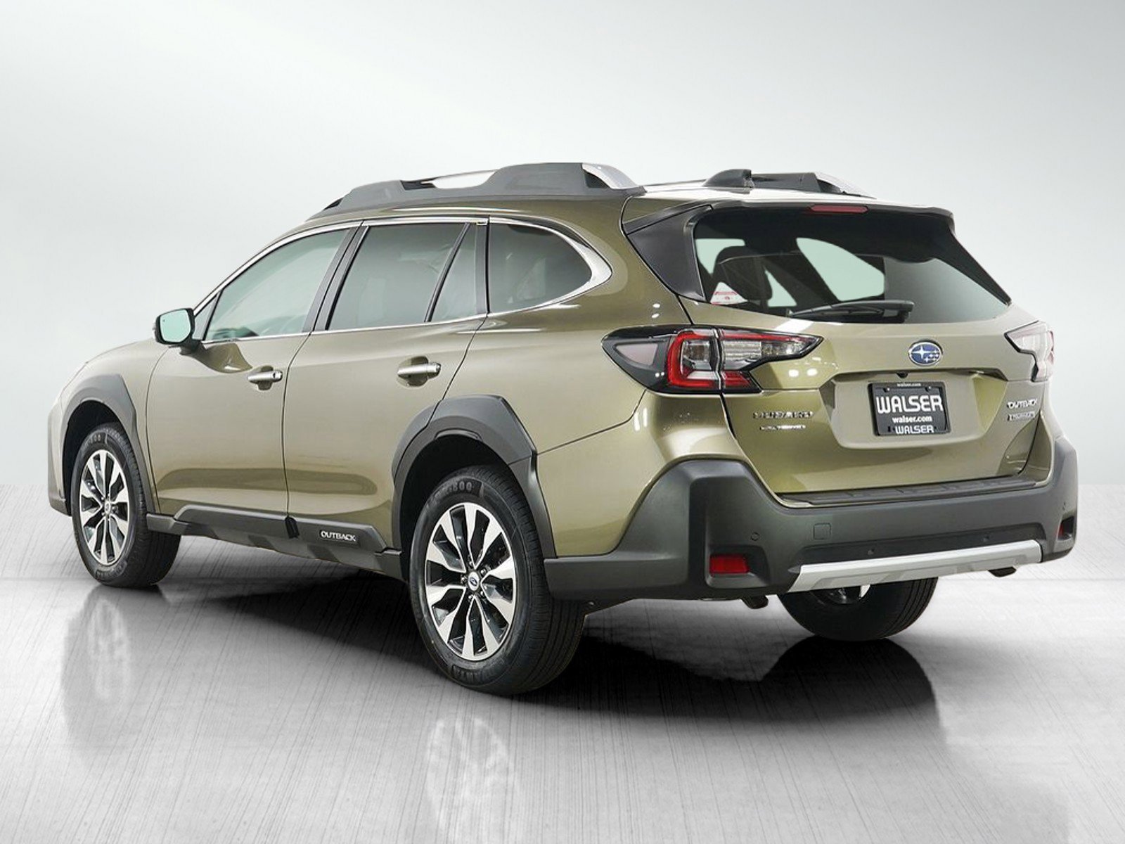 Used 2023 Autumn Green Metallic Subaru Touring Xt image 3