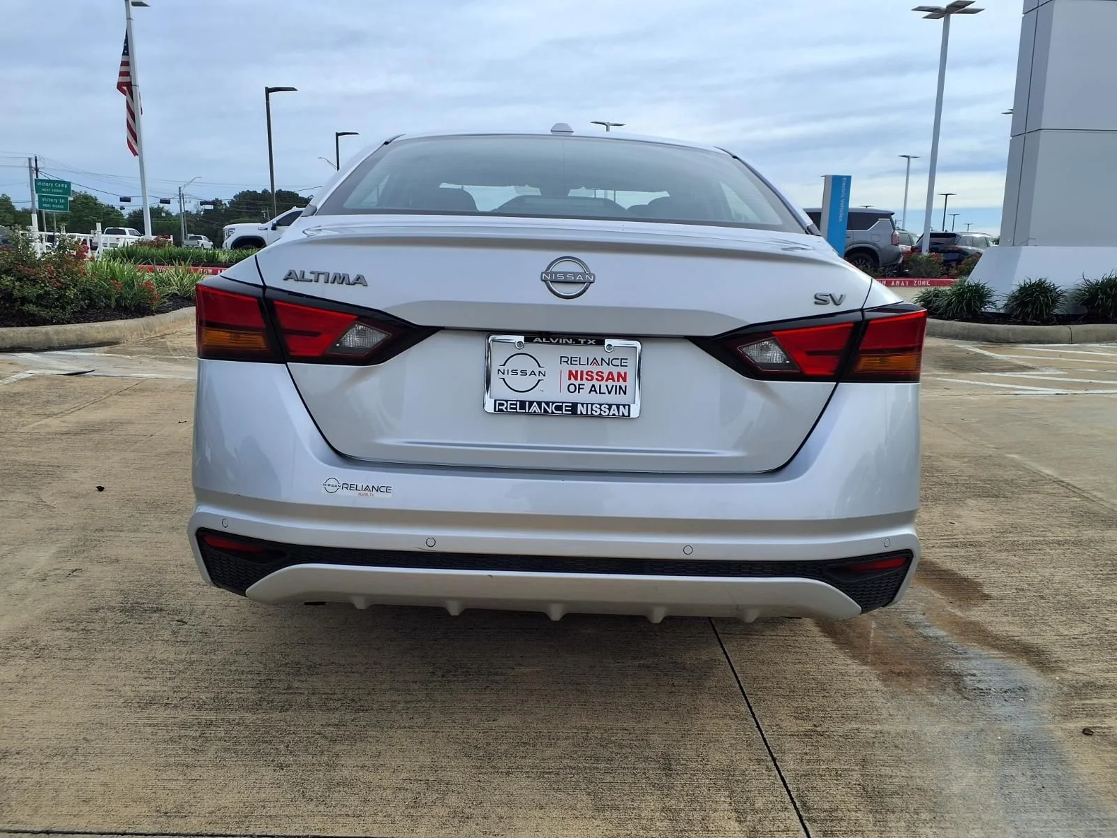 Certified Used 2023 Silver Nissan 2.5 SV image 6