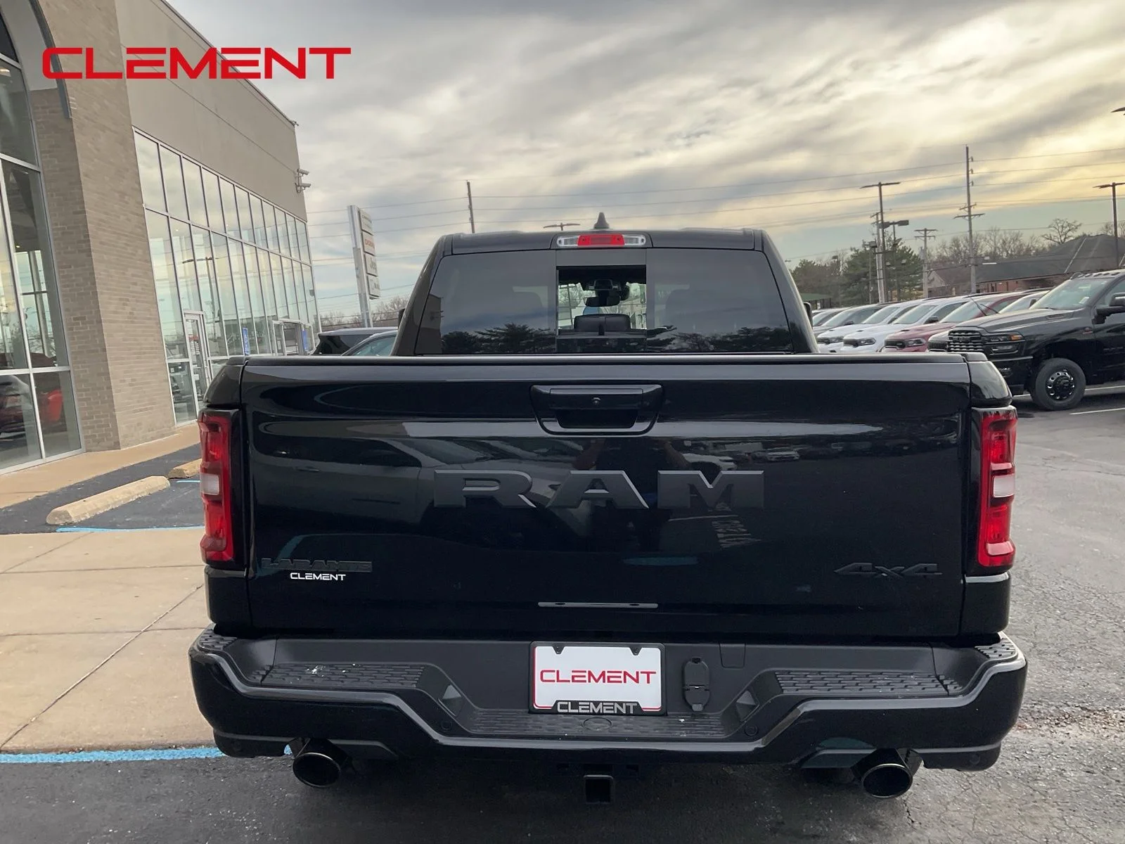 New 2026 Diamond Black Crystal Pearl-Coat Exterior Paint RAM Laramie image 6