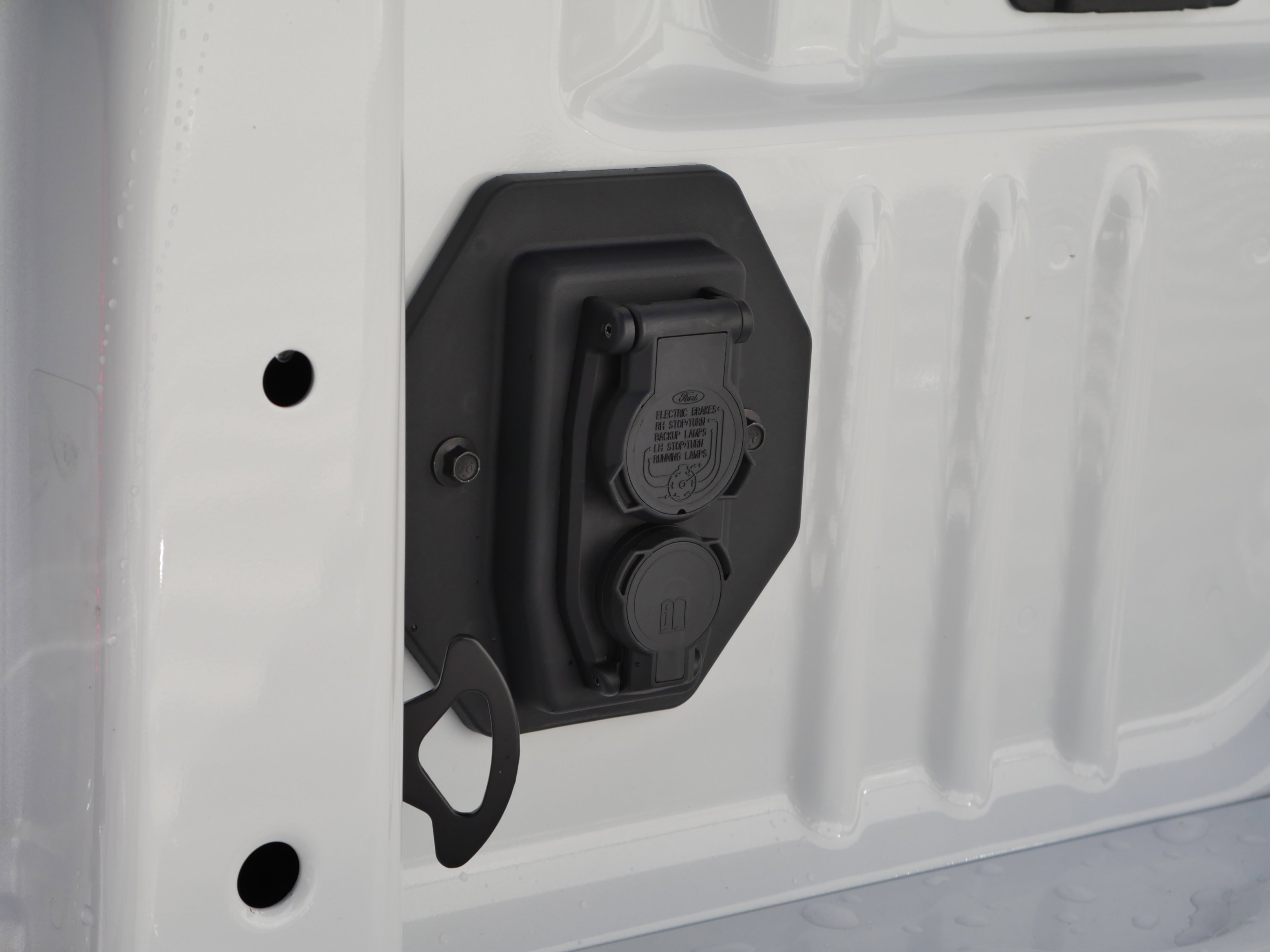 New 2026 Star White Metallic Tri-Coat Ford F-350® Lariat® image 28
