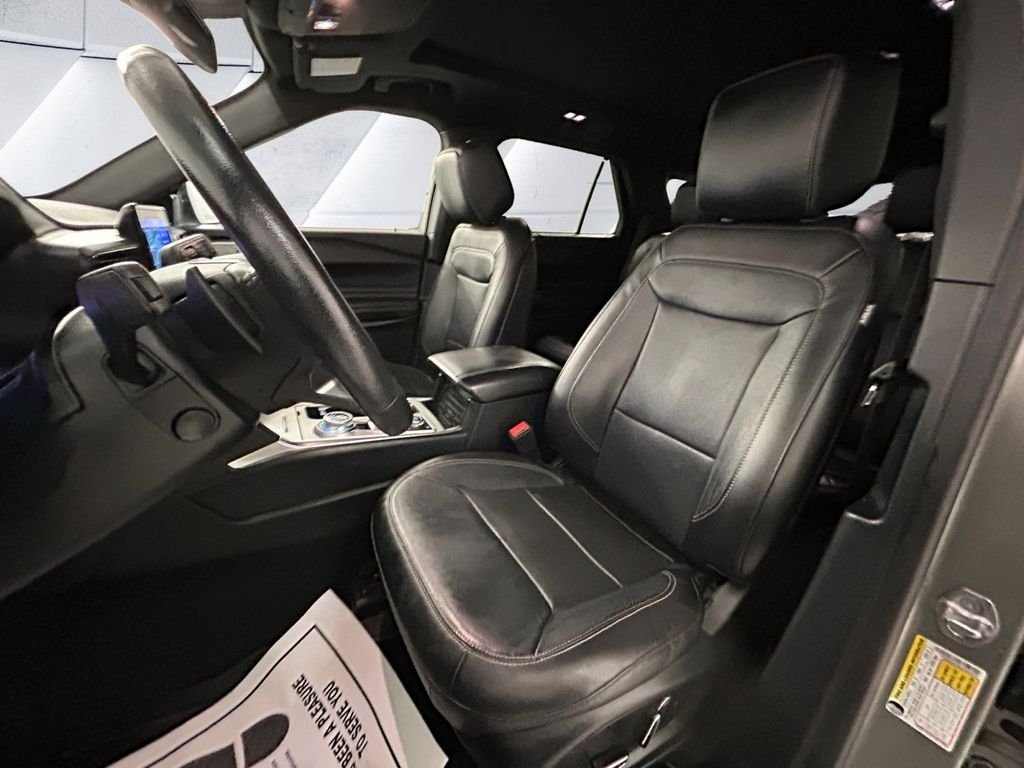 Used 2020 Green Ford Limited image 8