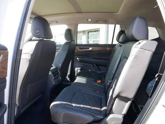 New 2026 White/off-white Volkswagen 2.0T SE w/Technology image 8