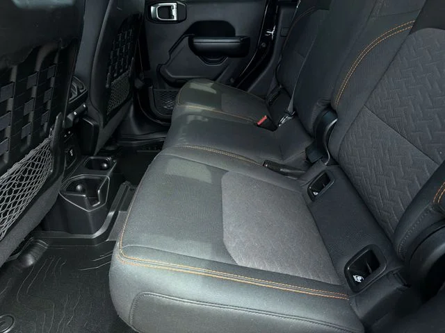 Used 2020 Black Jeep Mojave image 19