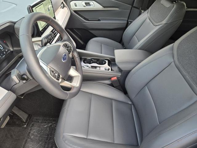 New 2026 Star White Metallic Tri-Coat Ford Active image 29