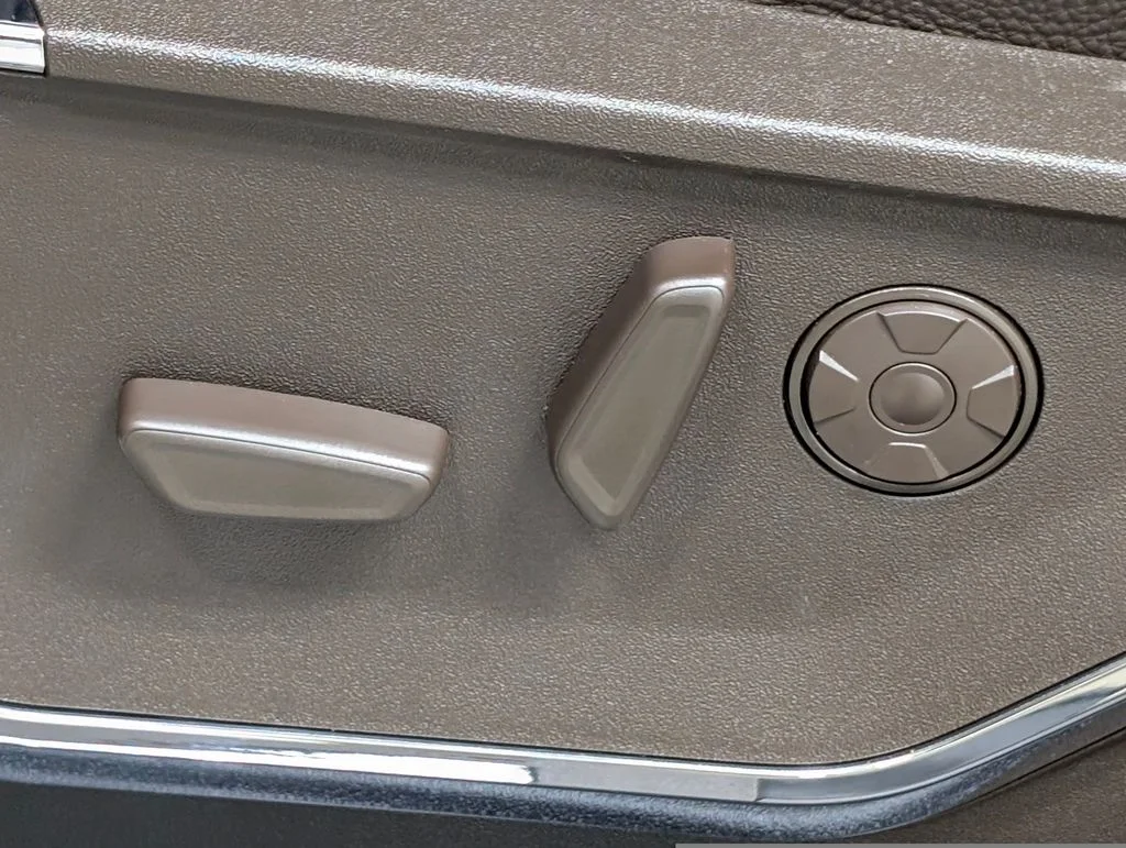 New 2026 Star White Metallic Tri-Coat Ford F-350® King Ranch® image 18