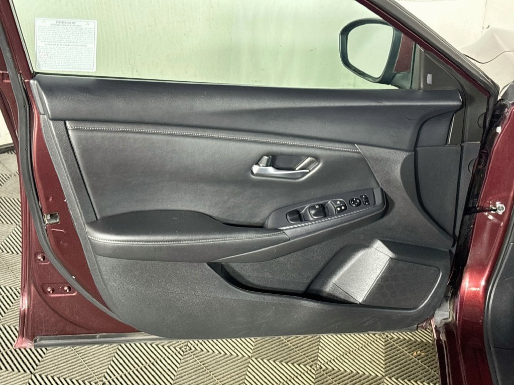 Used 2023 Rosewood Nissan SV image 10